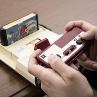 ファミコンのコントローラーの正しい持ち方の写真