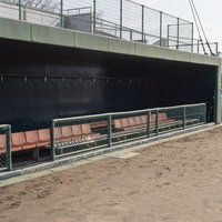 みちのく鹿島球場の三塁側ベンチとグラウンドの写真