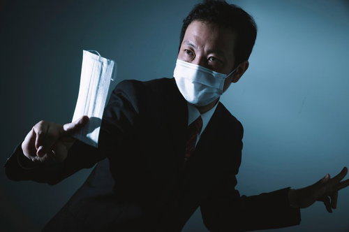 ノーマスクを見かけるとすかさず対応する正義マンの男性