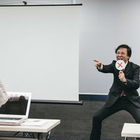 渾身の間違いを指摘して晒される講師の写真