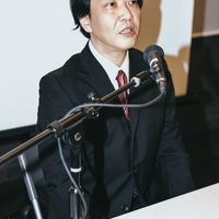 今回の一連の不祥事について説明する役員の謝罪会見の写真