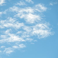 晴れた青空に雲が出てきたの写真