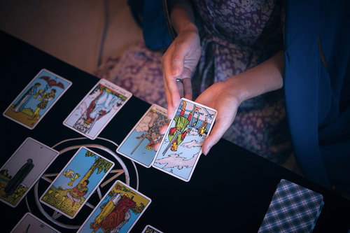 タロットカードで選んだのはソードの５、運命の一枚