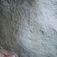 信仰の表現、本宮市の岩角寺における三十三観世音の彫刻の写真