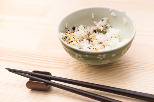 ダイエット中の贅沢、ふりかけをかけた白米