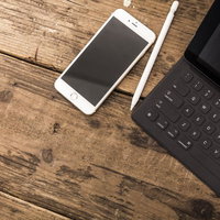 スマートフォンとタブレットのある生活の写真