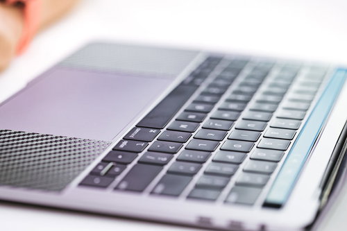 第3世代バタフライ式キーボード搭載MacBook