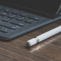 絵師も愛用するスタイラスペンApple Pencilの写真