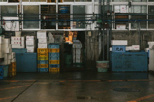 移転はいつになるのか・・・東京築地市場の仲卸店舗