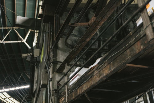 老朽化に伴い移転予定の築地市場内の鉄骨構造