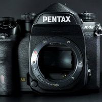 PENTAX K-1 MarkⅡのボディとミラーの写真