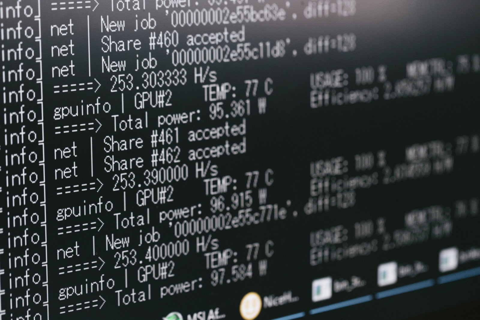 GPUマイニング中のモニター画面に表示されるジョブ情報とハッシュレート