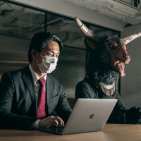 会社員「マスクしないの？」 魔神「サイズがなくて・・・」の写真