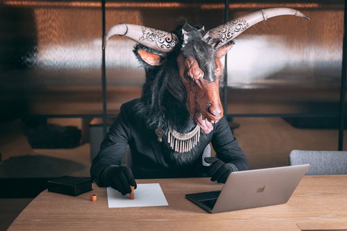 書類の捺印場所がわからずググる魔神