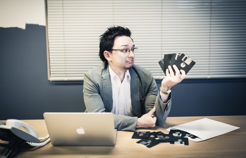 「FBで連絡下さい」と言ったのにFDが送られてきて困惑するドイツ人ハーフ