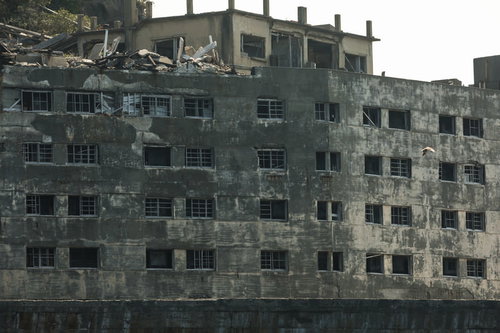 長崎の軍艦島、31号棟の廃墟感、世界遺産の炭鉱跡