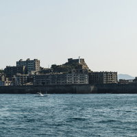 軍艦島（端島）の全景を遠方から撮影した超高解像度の写真