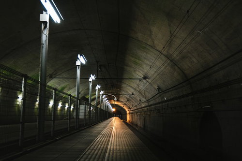 脱出前にボス戦が起こりそうな土合駅地下ホーム