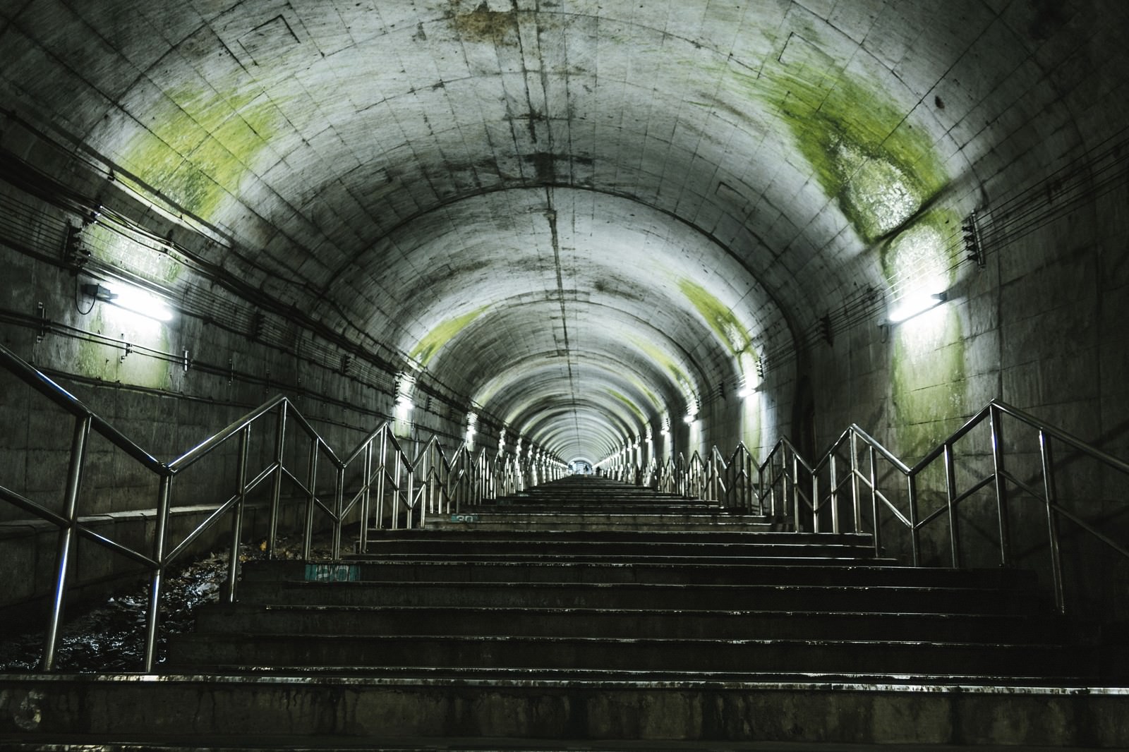Doai Station Tunnel Staircase — Free Stock Photo of Underground - PAKUTASO