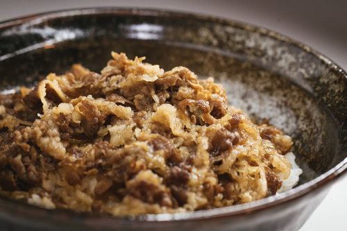 3回くらいレンチンしてパサパサになった牛丼