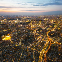 東京上空から見た六本木方面の夜景の写真