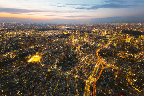 東京上空から見た六本木方面の夜景