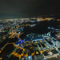 横浜みなとみらい地区の上空からの夜景撮影の写真