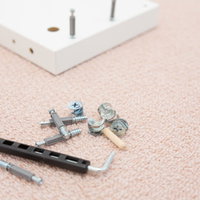 IKEA組み立て式家具に同梱している六角レンチとネジの写真