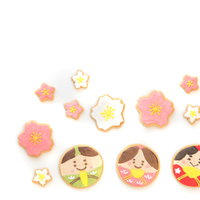 ひなまつりをテーマにした扇子型のアイシングクッキーの写真