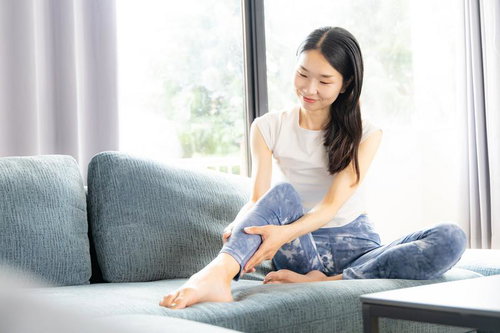 嘘みたいだろ こむら返りしてるんだぜ