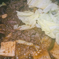 すき焼き食べたよ、白菜と牛肉を鍋で煮込みの写真