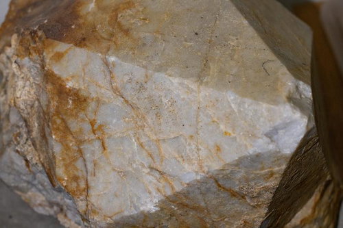 結晶化が進んだ珪石の標本