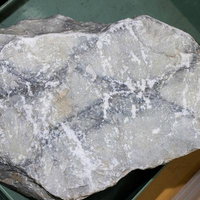 高温型スカル（鉱石）の独特な模様の写真