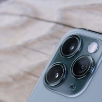 超広角、広角、望遠カメラを搭載したiPhone 11 Proのトリプルカメラの写真