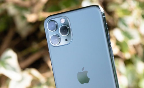 トリプルカメラ搭載の iPhone 11 Pro