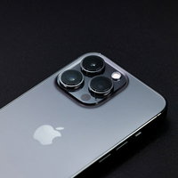 超広角からマクロまで撮影できるiPhone 13 Proのトリプルカメラ部分の写真