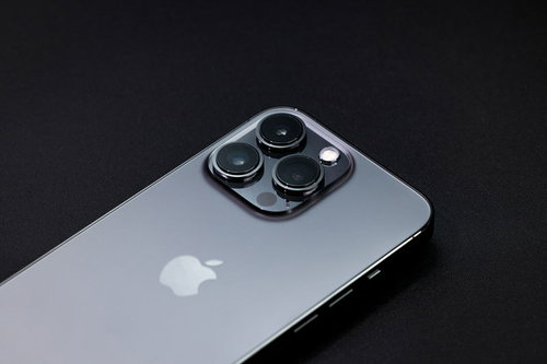 超広角からマクロまで撮影できるiPhone 13 Proのトリプルカメラ部分