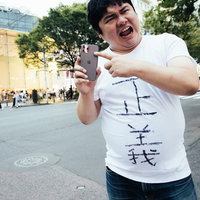 「このカラーはグリーンではない！ミッドナイトグリーンだ！」とカラー名称に異常にこだわるApple正義マンの写真