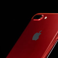 ごりぱくの真っ赤なボディのスマートフォンの写真