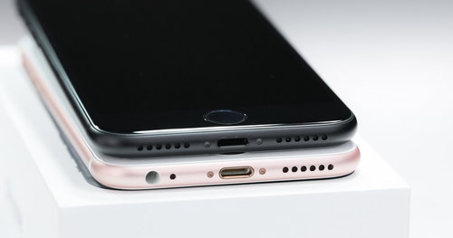 スマートフォンのステレオスピーカーの比較