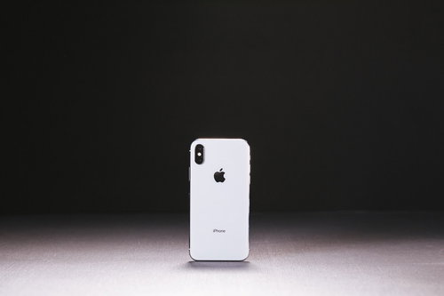 シルバーカラーのiPhone X（テン）