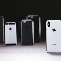 iPhone X と他のモデルのiPhoneの写真