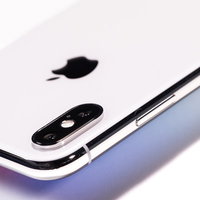 iPhone X のサイドボタンとデュアルレンズカメラの写真