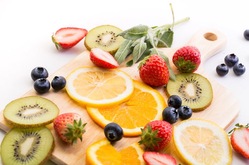 いろいろなカットフルーツてんこもり