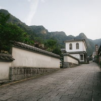 秘境の地、大川内山の石畳の坂道（佐賀県伊万里市）の写真