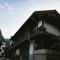 古き建物が立ち並ぶ大川内山の古民家集落（佐賀県伊万里市）の写真