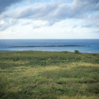 米軍IWOパブ屋上から観た監獄岩の写真