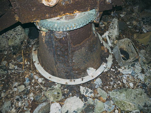 12糎砲砲座の接地部分の様子