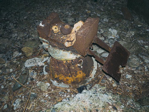 錆び付いた12糎砲砲座の戦跡
