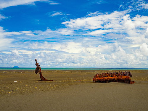 錆て朽ちてゆく翁浜の沈船